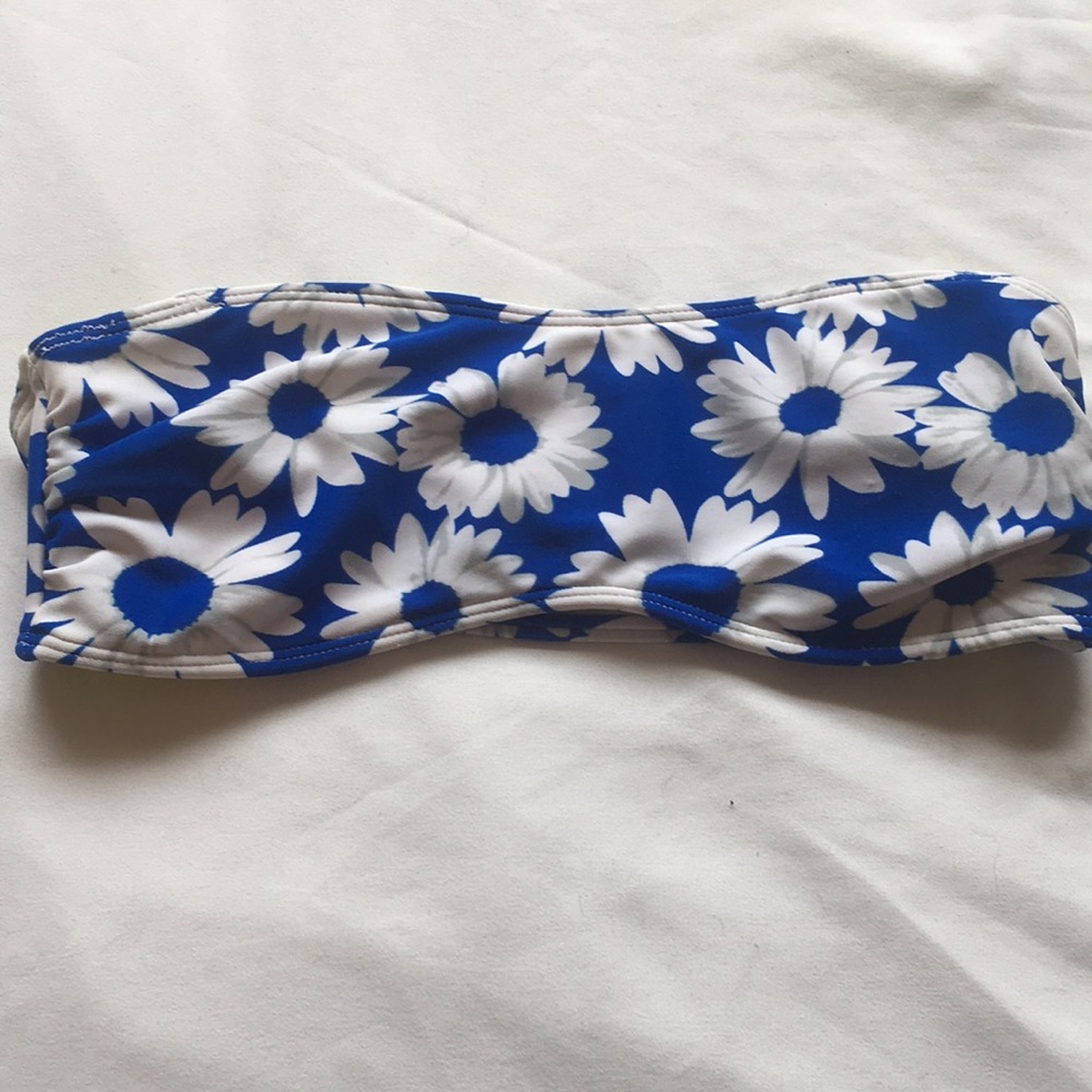 Forever 21 Flowery Bikini Top✨✨